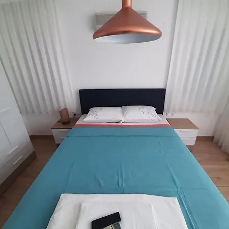Alaçatı Köy ıçi Müstakil Havuzlu&bahçeli Lüx Villa Çeşme
