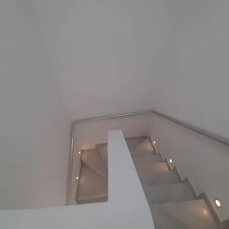 Alaçatı Köy ıçi Müstakil Havuzlu&bahçeli Lüx Çeşme