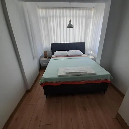 Alaçatı Köy ıçi Müstakil Havuzlu&bahçeli Lüx *