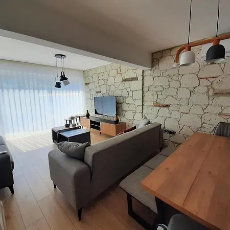 Alacati Koy Ici Mustakil Havuzlu&bahceli Lux * Çeşme